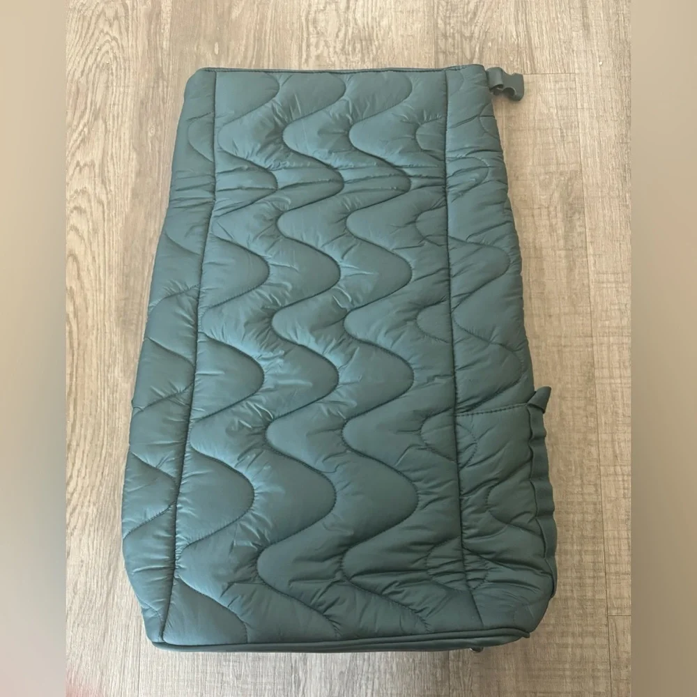 NWT Joan & David The Cosmic 18” wave Quilted Puffer Travel Backpack